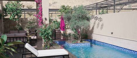 Piscine couverte, piscine extérieure, cabanons gratuits