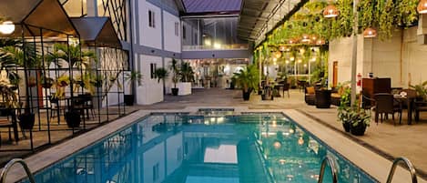 Kolam renang terbuka
