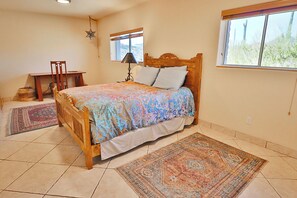 4 bedrooms, desk, iron/ironing board, free WiFi