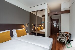 Double Room | In-room safe, free WiFi - Hotiday Room Collection - Oporto (Porto)