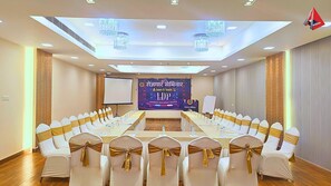 Banquet hall - AYANSH KLYDE INN (Lucknow)