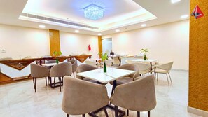 Restaurant - AYANSH KLYDE INN (Lucknow)