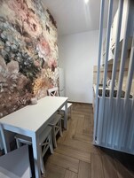 Apartamento Confort, balcón, vistas a la ciudad | Cocina privada | Hervidor eléctrico