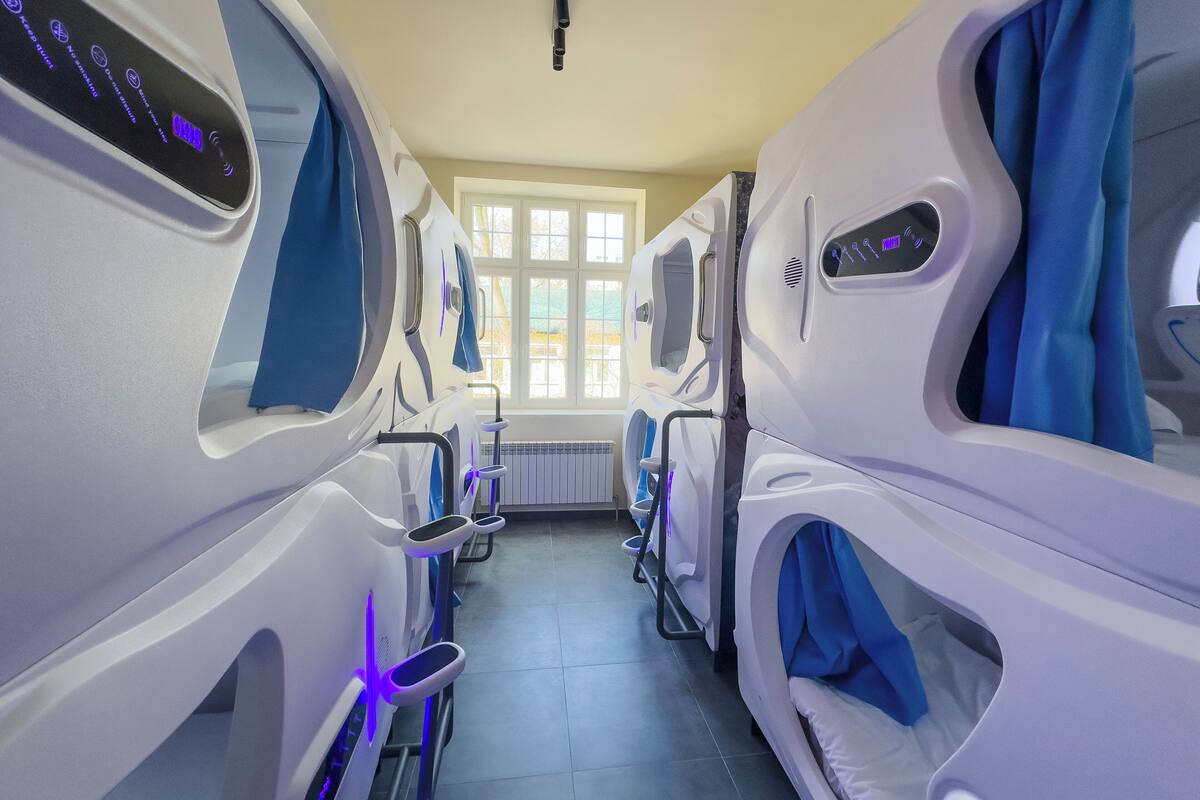 Premium bedding, down duvets, free WiFi, bed sheets