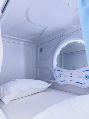Premium bedding, down comforters, free WiFi, bed sheets - Boutique-capsule Hostel (Warsaw)