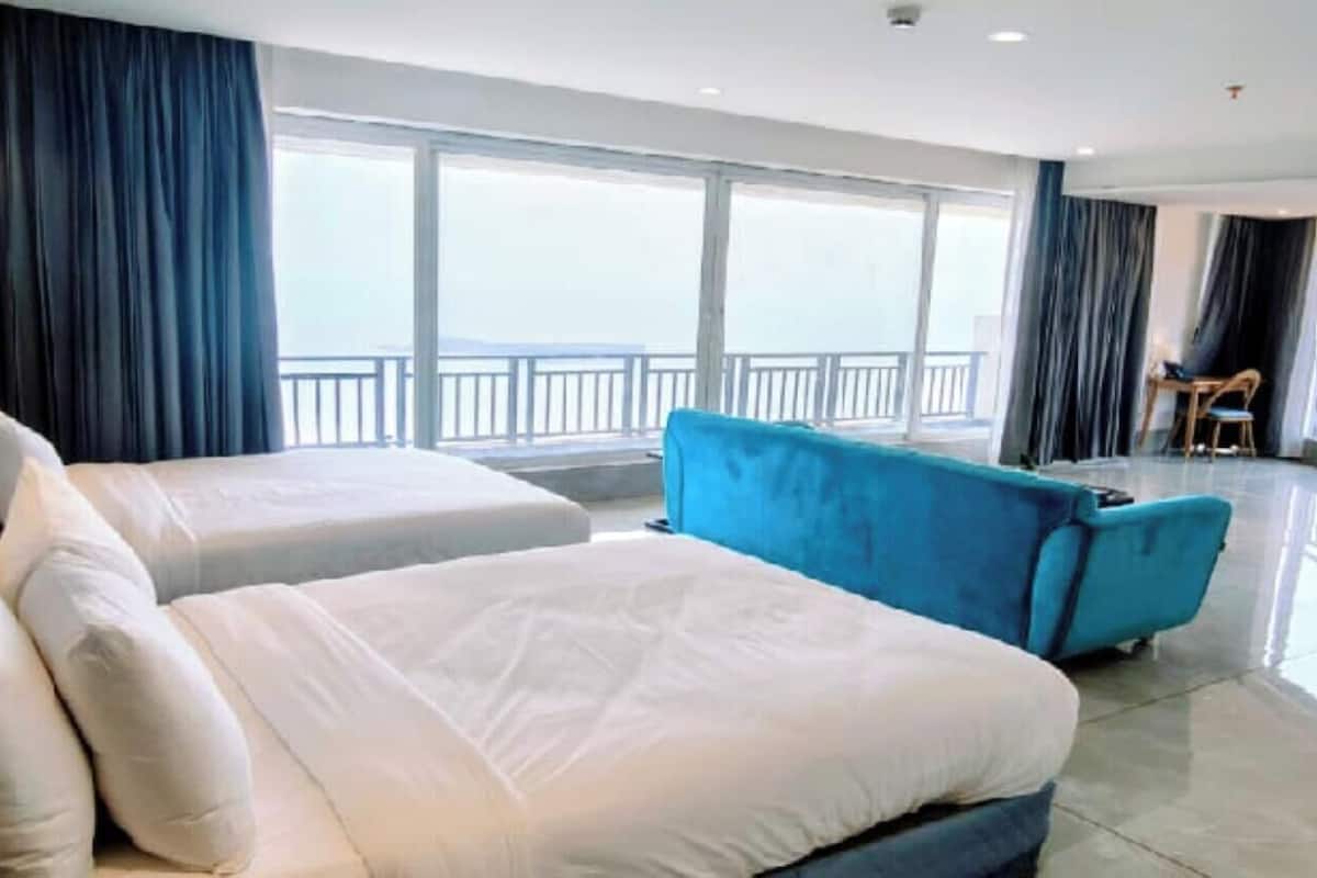 Sea View Family balcony Suite | Premium bedding, down comforters, pillowtop beds, in-room safe