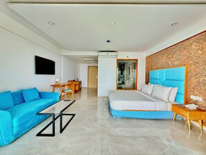 基本雙人房, 1 張特大雙人床和 1 張沙發床, 非吸煙房, 海景 | 高級寢具、羽絨被、舒適加層、迷你吧