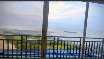 Sea View King Premium Suite Room | Balcony view