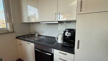 Kühlschrank, Ofen, Herdplatte, Geschirrspüler