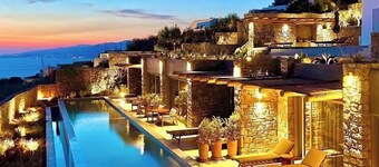 ฮอติเดย์ มิโคนอส ฟานารี  