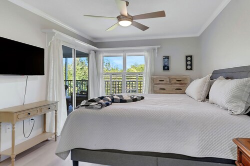 Fresh Marco Condo l Lush Views