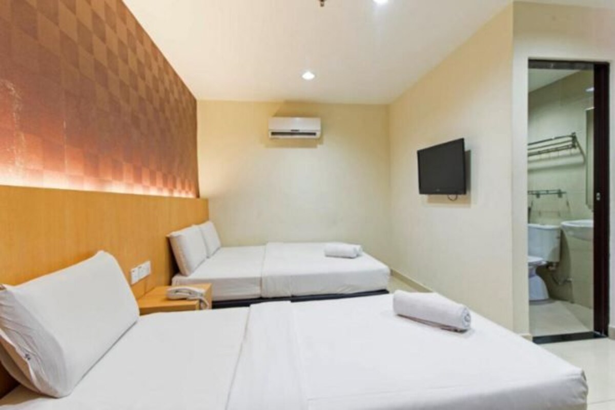โต๊ะทำงาน, ผ้าม่านกันแสง, Wi-Fi ฟรี, ผ้าปูที่นอน