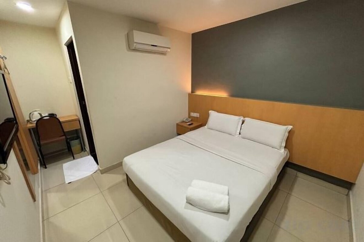 Desk, blackout drapes, WiFi (free), bed sheets