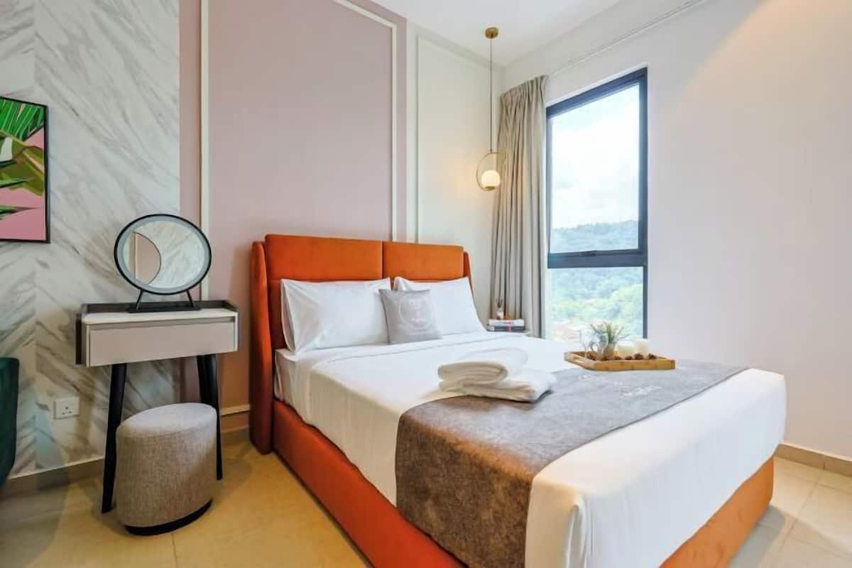 2 bedrooms, iron/ironing board, free WiFi
