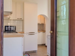 Microwave, oven, dishwasher