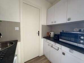 Réfrigérateur, micro-ondes