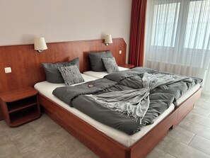 Living area | Flat-screen TV