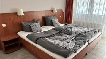 Free WiFi, bed sheets