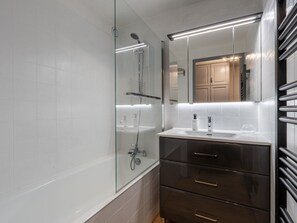 Bathroom - Central studio, 3 guests, WiFi, garage, elevator (La Clusaz)