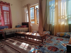 Restaurant - KONKA GUEST HOUSE (Kargil)