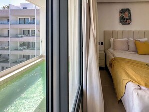 2 bedrooms, iron/ironing board, travel crib, WiFi - Beautiful new condo with Picuzzi (Punta Cana)
