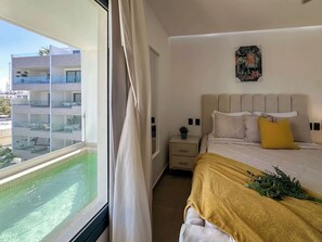 2 slaapkamers, een strijkplank/strijkijzer, reisbedje, wifi