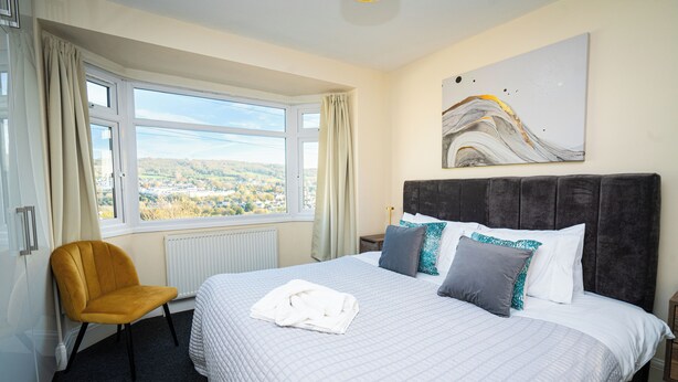 Deluxe Double Room, Hill View - Haven (Bath)