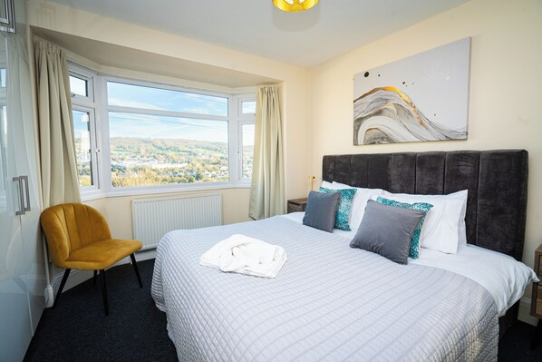 Deluxe Double Room, Hill View | Desk, iron/ironing board, free WiFi - Haven (Bath)