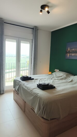 2 slaapkamers, een strijkplank/strijkijzer, wifi, beddengoed