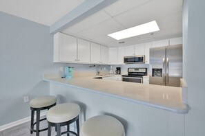 Micro-ondes, lave-vaisselle