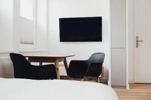 Deluxe Apartment, City View