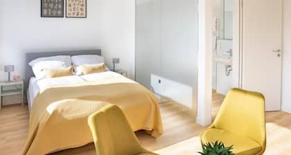 Louis & Louise Apartments & Rooms