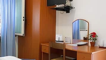 Standard-Doppelzimmer | Laptopgeeigneter Arbeitsplatz, kostenloses WLAN