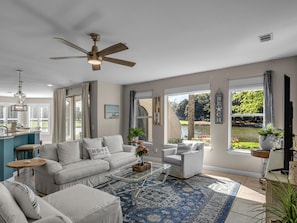 TV - 3 Bedroom Townhome in Turnberry at Sandestin Golf & Beach Resort!! (Miramar Beach)