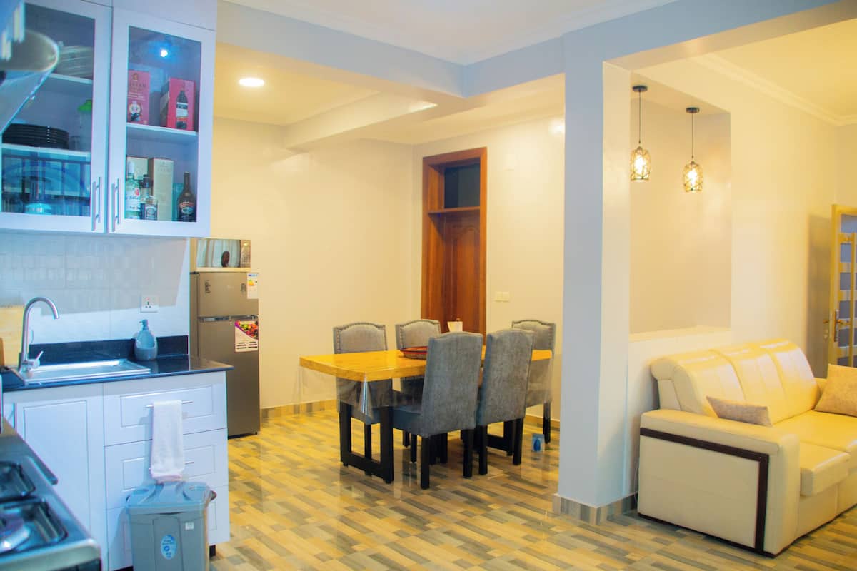 2 bedrooms, in-room safe, individually decorated, individually furnished