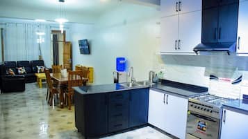 Caja de seguridad en la habitación y decoración personalizada