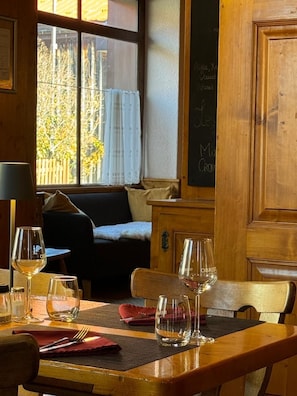 Breakfast, lunch and dinner served