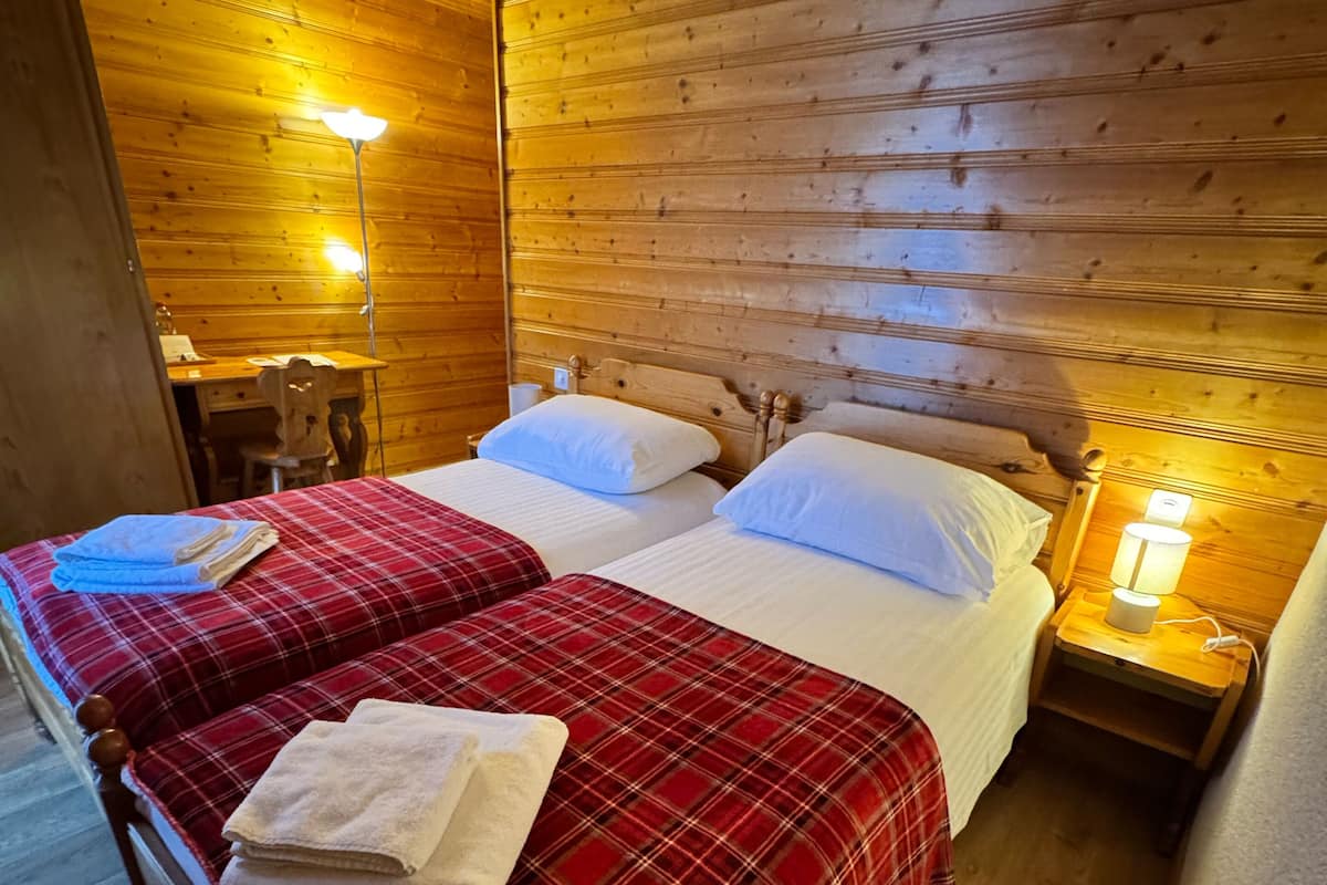 Quarto duplo standard, vista para a montanha | Wi-Fi de cortesia