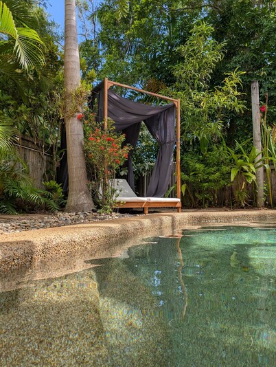The Villas Palm Cove, Three-Bedroom Balinese Villa with Private Pool