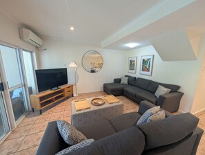 Smart TV, DVD player