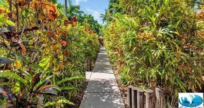 The Villas Palm Cove, Three-Bedroom Balinese Villa with Private Pool