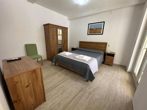 Room, 1 Bedroom, Smoking, Balcony | 1 bedroom