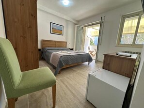 Room, 1 Bedroom, Smoking, Balcony | 1 bedroom - Room-andromeda Rooms - Fenice (Otranto)