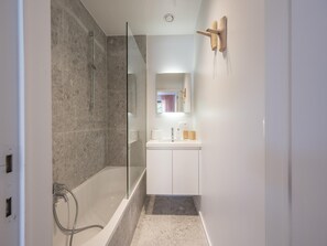Apartment | Badezimmer