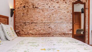 Standard-Doppelzimmer, Gartenblick | 1 Schlafzimmer, schallisolierte Zimmer, kostenloses WLAN