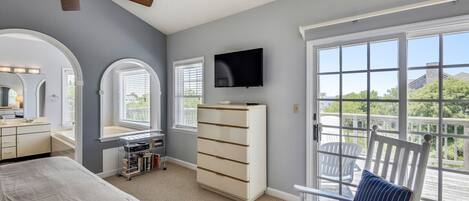 4 habitaciones, tabla de planchar con plancha y ropa de cama