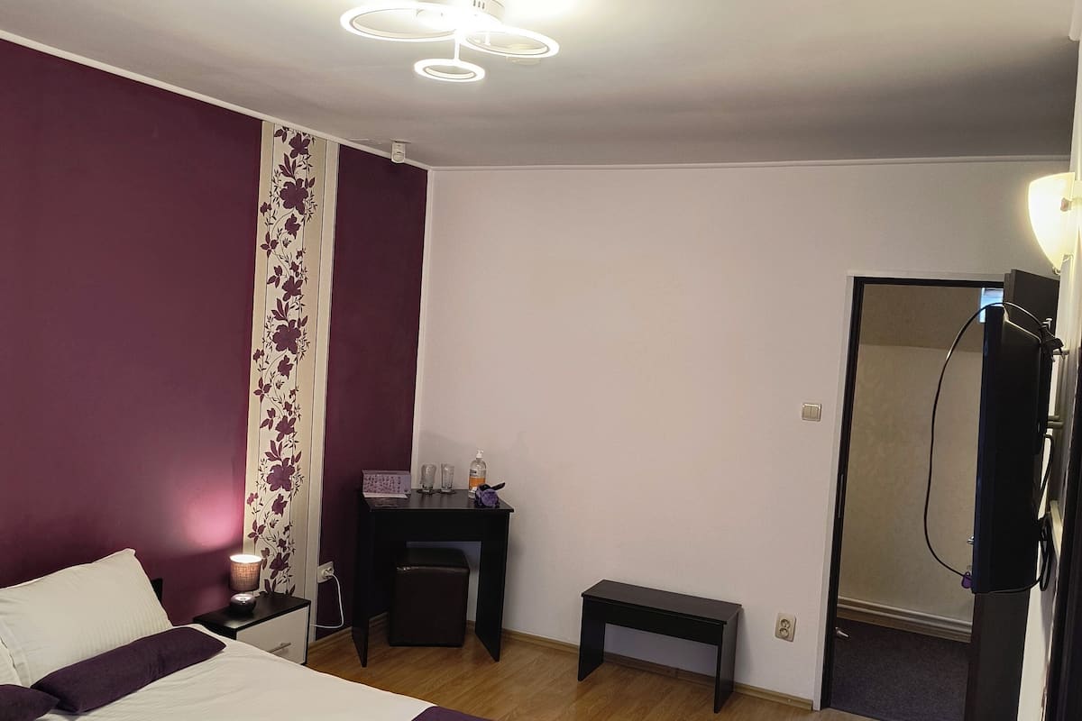 1 bedroom, desk, laptop workspace, blackout curtains
