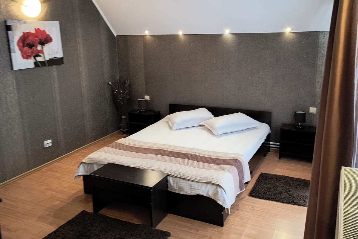 Deluxe Double Room, 1 King Bed, Non Smoking, City View