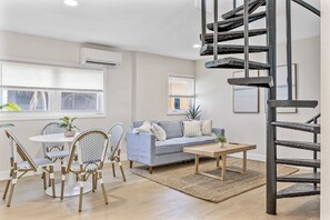 Televisión, oficina