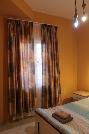 5 bedrooms, iron/ironing board, WiFi